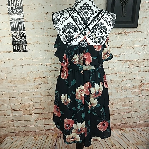 🔥5/$30🔥👗🌹 woman's floral mini dress 🌹👗 - Picture 3 of 7